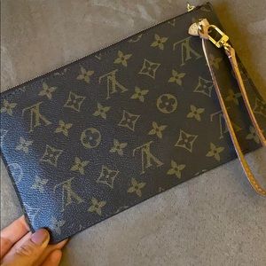 Louis Vuitton Neverfull monogram Pochette